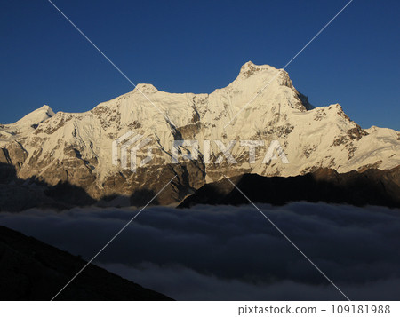 Snow covered Hungchi, high mountain in Nepal. 109181988