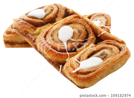 Close up of a cinnamon bun Close up of a cinnamon bun 109182974