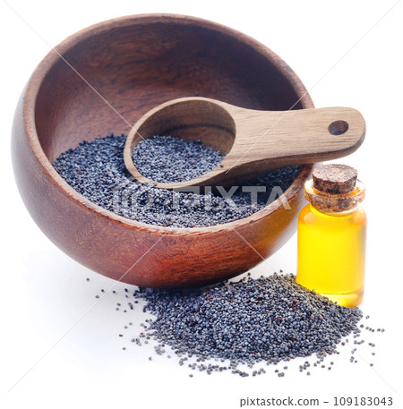 Poppy seeds with essential oil 109183043