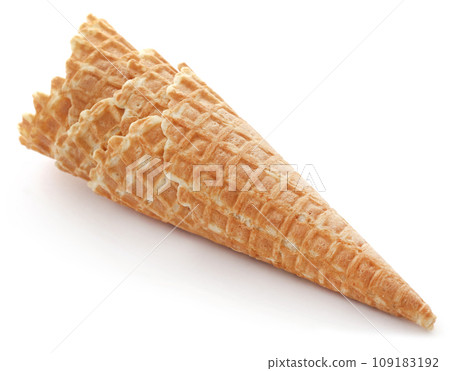 Ice cream cone 109183192