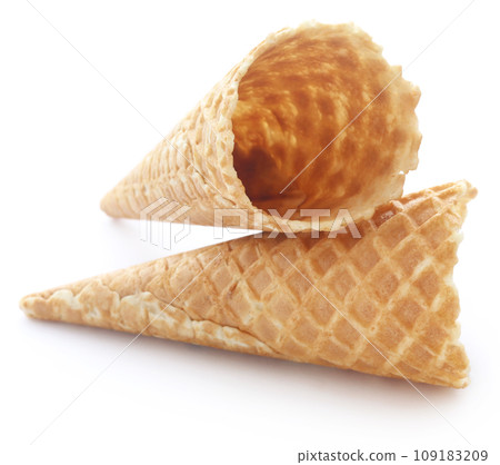 Ice cream cone 109183209