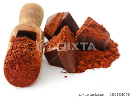 Cacao Powder with chocolate 109184076