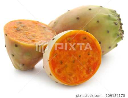 Prickly pear 109184170