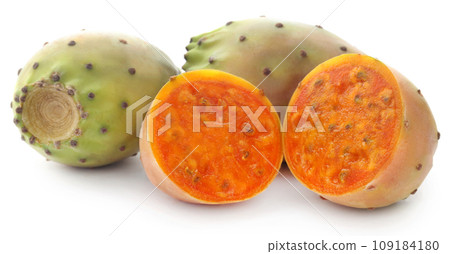 Fresh sliced prickly pear 109184180