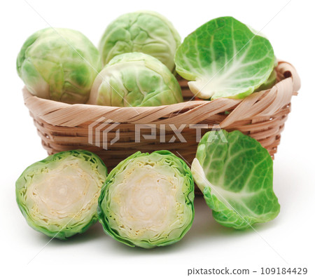 Rosenkohl or Brussels sprout 109184429