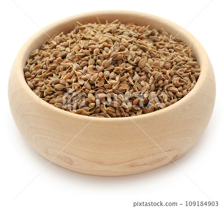 Anise seeds 109184903