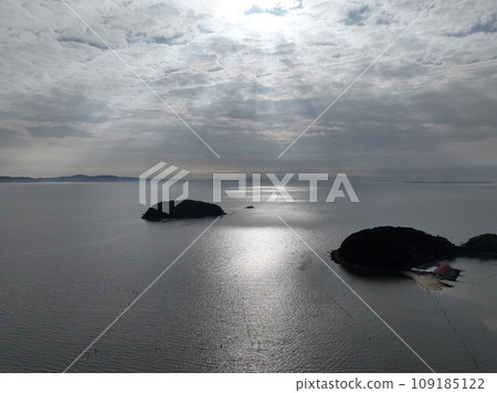 Scenery of Maejima low tide on Higashihazu Beach, Nishio City Scenery of Maejima low tide on Higashihazu Beach, Nishio City 109185122