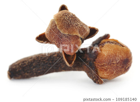 Organic clove Organic clove 109185140