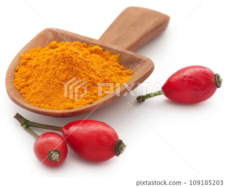 Rose hips with powder 109185203