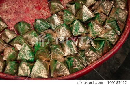 Decorated edible betel leaves 109185412