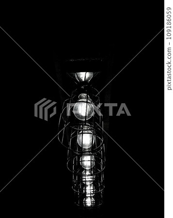 lights above in the dark 109186059