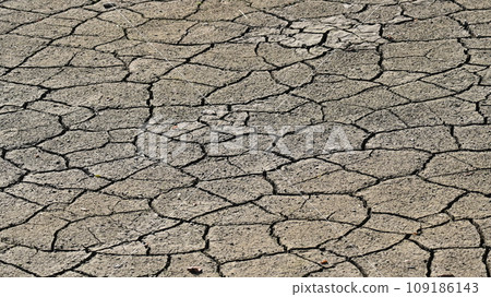 缺水 缺水 109186143