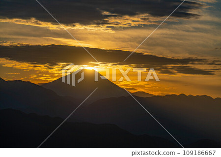 [日落素材]從高尾山/鑽石富士看到的日落[東京] 109186667
