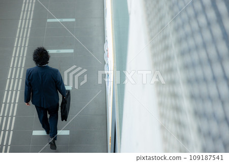 行走的商人 行走的商人 109187541