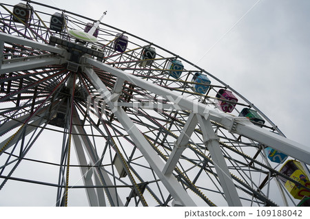 Ferris wheel 109188042