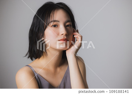 A young woman doing skin care A young woman doing skin care 109188141
