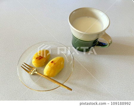 Tea time with homemade sweet potatoes 109188992
