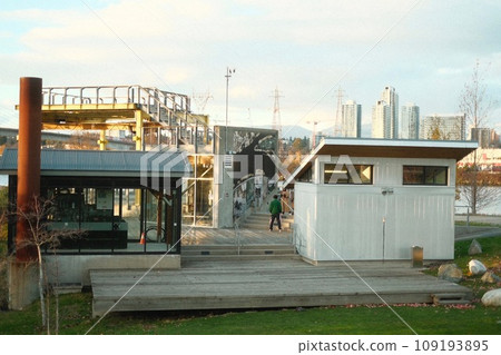 日落和小屋 日落和小屋 109193895