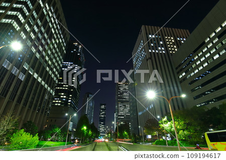 [大阪府]大阪商務公園的夜景 109194617