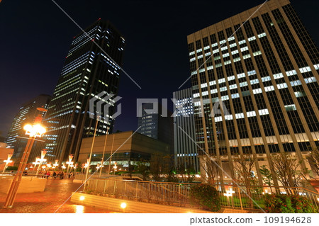[Osaka Prefecture] Night view with Osaka Business Park 109194628