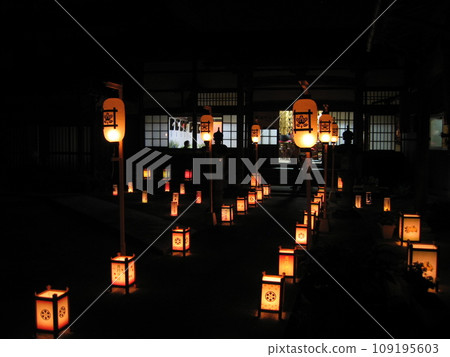 寺廟和曼托埃 寺廟和曼托埃 109195603