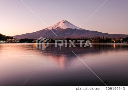 Mt. Fuji, Lake Kawaguchi, early morning Mt. Fuji, Lake Kawaguchi, early morning 109196643