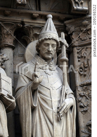 Pope Saint Sylvester, Portal of the Virgin, Notre Dame Cathedral, Paris, UNESCO World Heritage Site in Paris, France 109198322