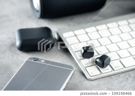 True wireless earbuds True wireless earbuds 109198466