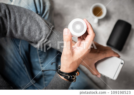 wireless portable speaker wireless portable speaker 109198523