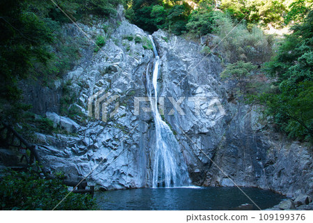 Heiwa Waterfall 109199376