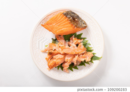Sweet and salted sockeye salmon fillet 109200283