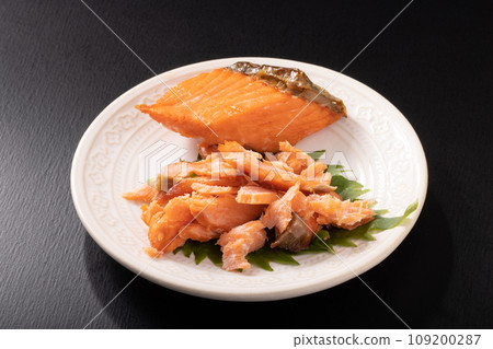 Sweet and salted sockeye salmon, loosened meat Sweet and salted sockeye salmon, loosened meat 109200287