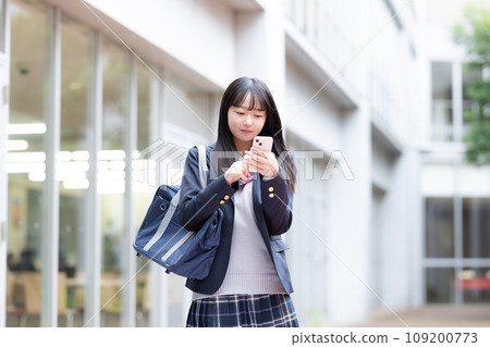 Portrait of a high school girl Photography cooperation: Ariake College of Education and Arts 109200773