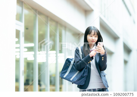 Portrait of a high school girl Photography cooperation: Ariake College of Education and Arts 109200775