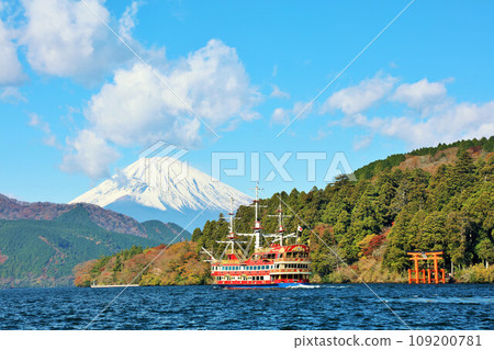 神奈川縣秋季箱根海盜船和富士山 神奈川縣秋季箱根海盜船和富士山 109200781