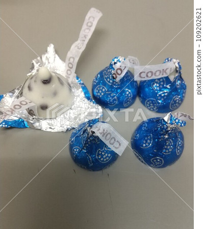 foreign chocolate sweets 109202621
