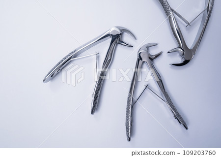 Dentist equipment and tools 109203760