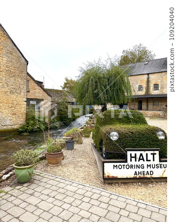 Bourton-on-the-Water, England 109204040