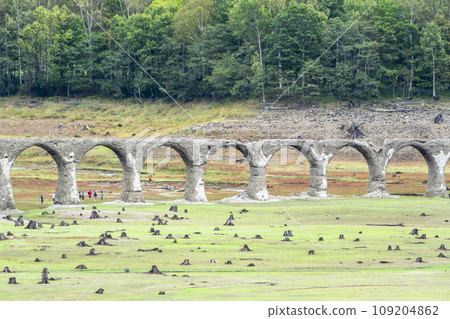 Scenery from the Taushubetsu River Bridge Observatory on the former Japanese National Railways Kamishihoro Town, Kamishihoro Town, Hokkaido 109204862