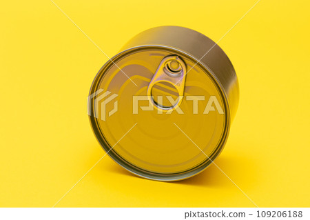 Unopened Tin Can with Blank Edge on Yellow Background 109206188