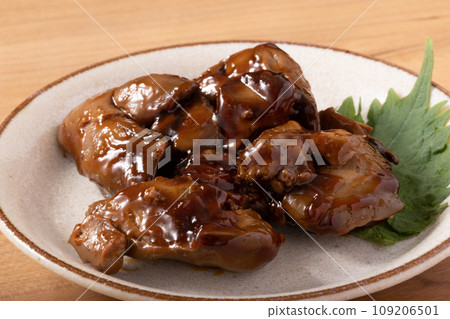 Domestic chicken liver simmered in red wine 109206501