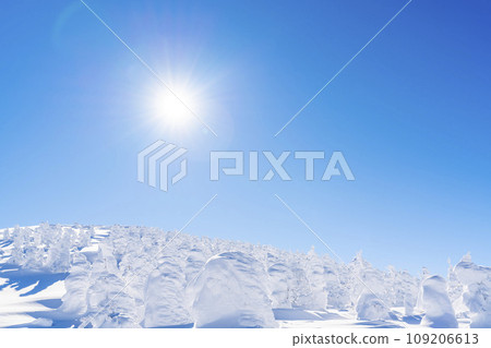 Blue sky and Zao frost-covered snow monster Yamagata City, Yamagata Prefecture 109206613
