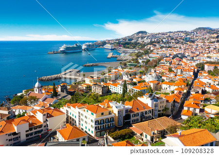 Panoramic view of the capital of Madeira island Funchal, Portugal  109208328