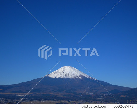 Mt. Fuji seen from Ashigara Castle ruins (Oyama Town, Sunto District, Shizuoka Prefecture) Photographed in November 2023 109208475