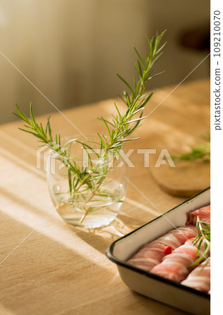 Traditional Christmas dish "Pigs in a blanket" 109210070