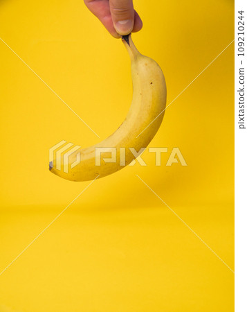 drone view of the mountains, the mountain lake town of Scanno, Abruzzo, Italy drone view of the mountains, the mountain lake town of Scanno, Abruzzo, Italy 109210244