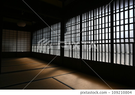 Lattice window of a Japanese house (former Muto family residence, Unuma-juku, Nakasendo) Lattice window of a Japanese house (former Muto family residence, Unuma-juku, Nakasendo) 109210804