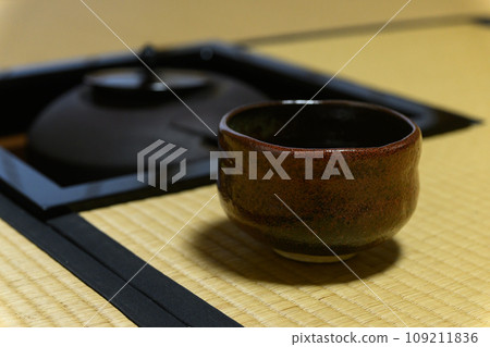 Tea utensils Raku tea bowl 109211836