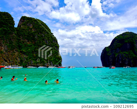 Maya Bay, Phi Phi Island, Phuket, Thailand 109212695