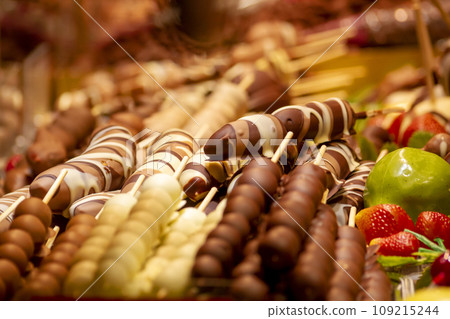 Chocolate fruits. Germany. Christmas market 109215244